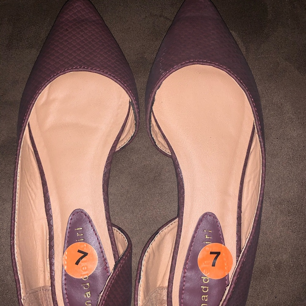 Maroon flats